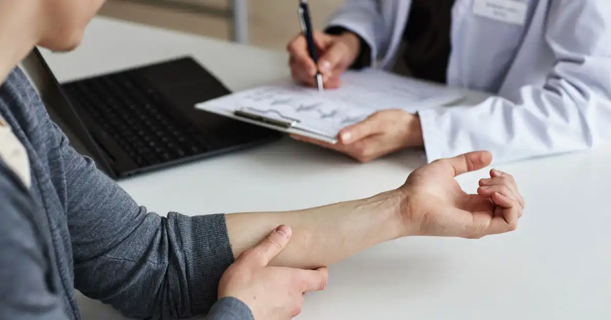 image of patient describing vaccine injury symptoms to a doctor